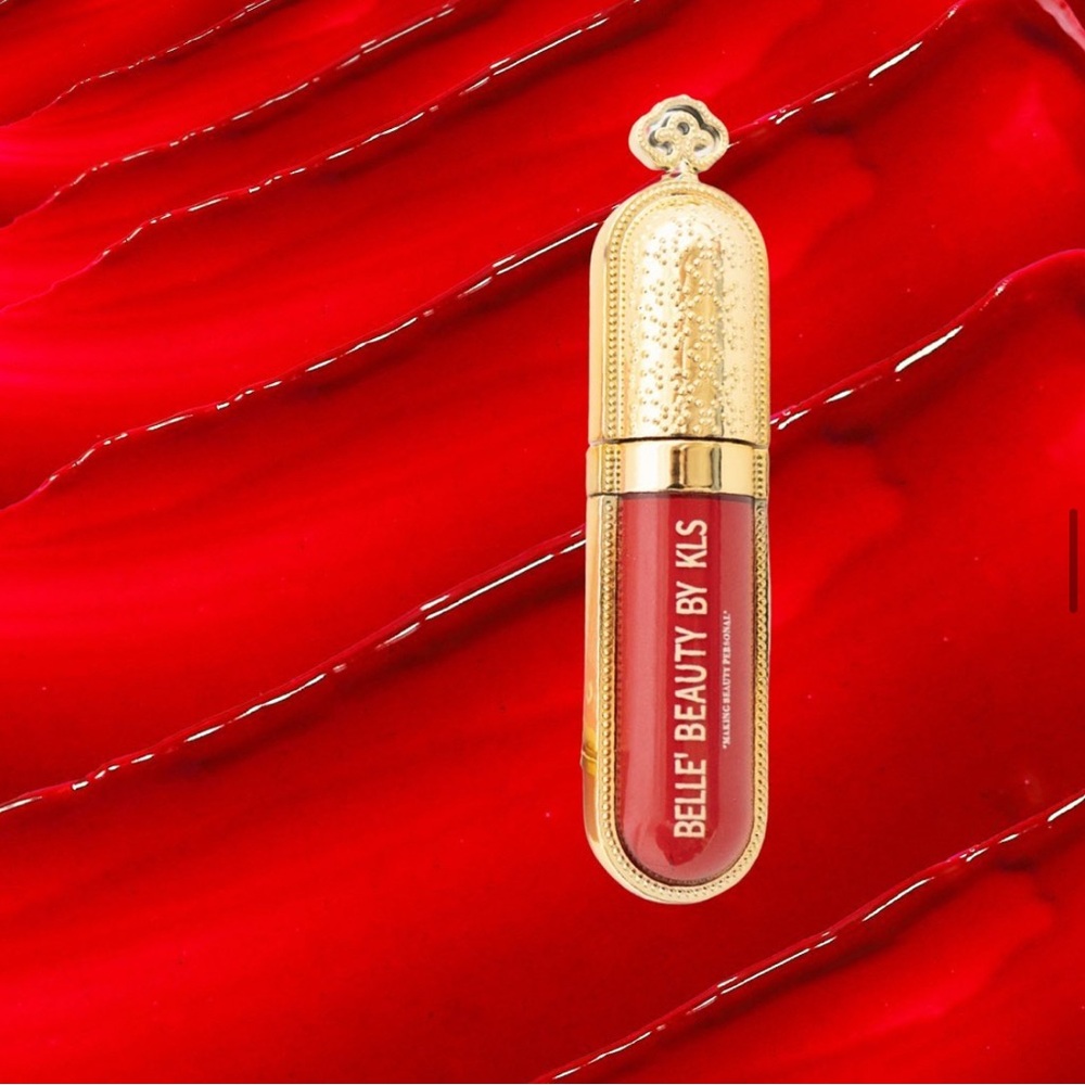 Liquid Matte Lipstick -“Lady In Red “